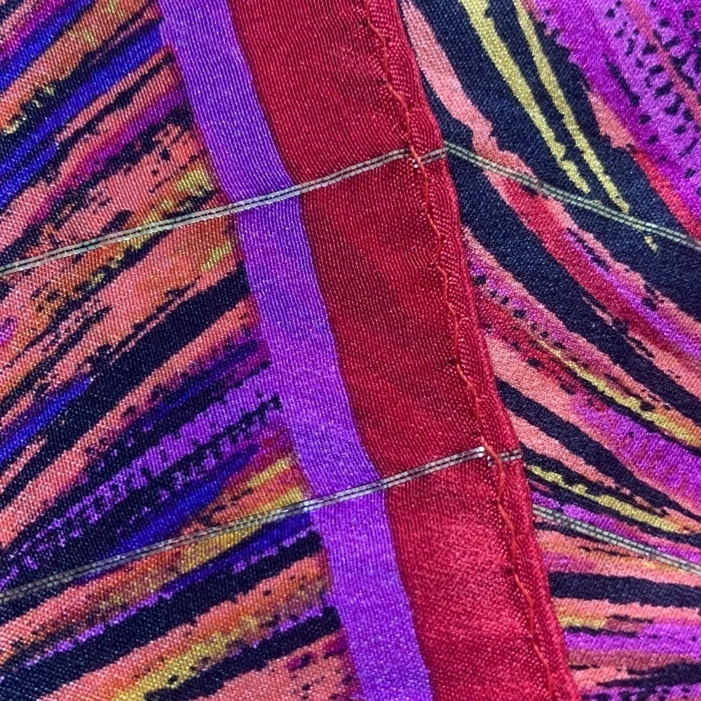 Oscar de la Renta silk scarf floral print with gold metallic lines 30” square